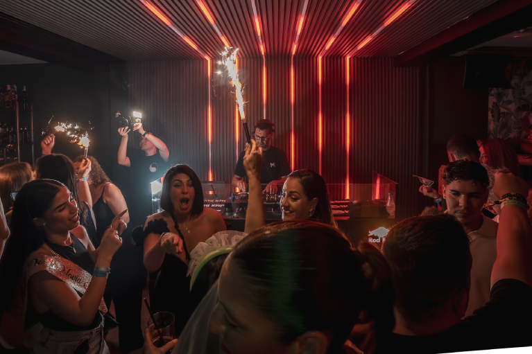Ambiente de club en KENDO